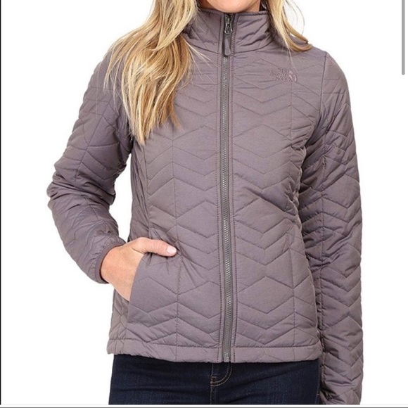 North Face midweight Jacket- Fantastic! - Picture 3 of 10